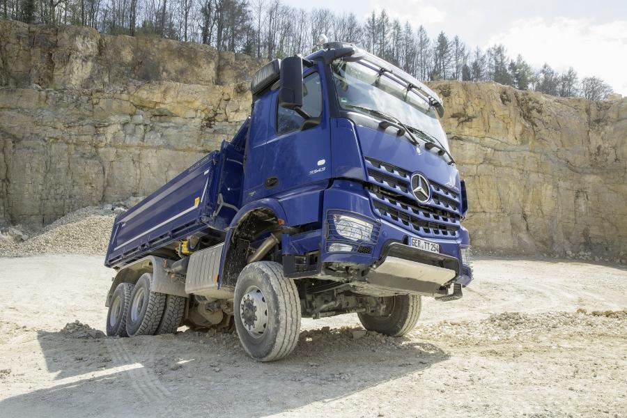 Mercedes-Benz Arocs 3345 2015 года  (фото 6 из 13)